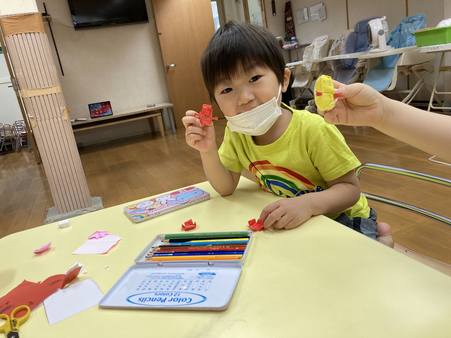 28105F33-60E9-41CF-932D-4D1338D3DFCC